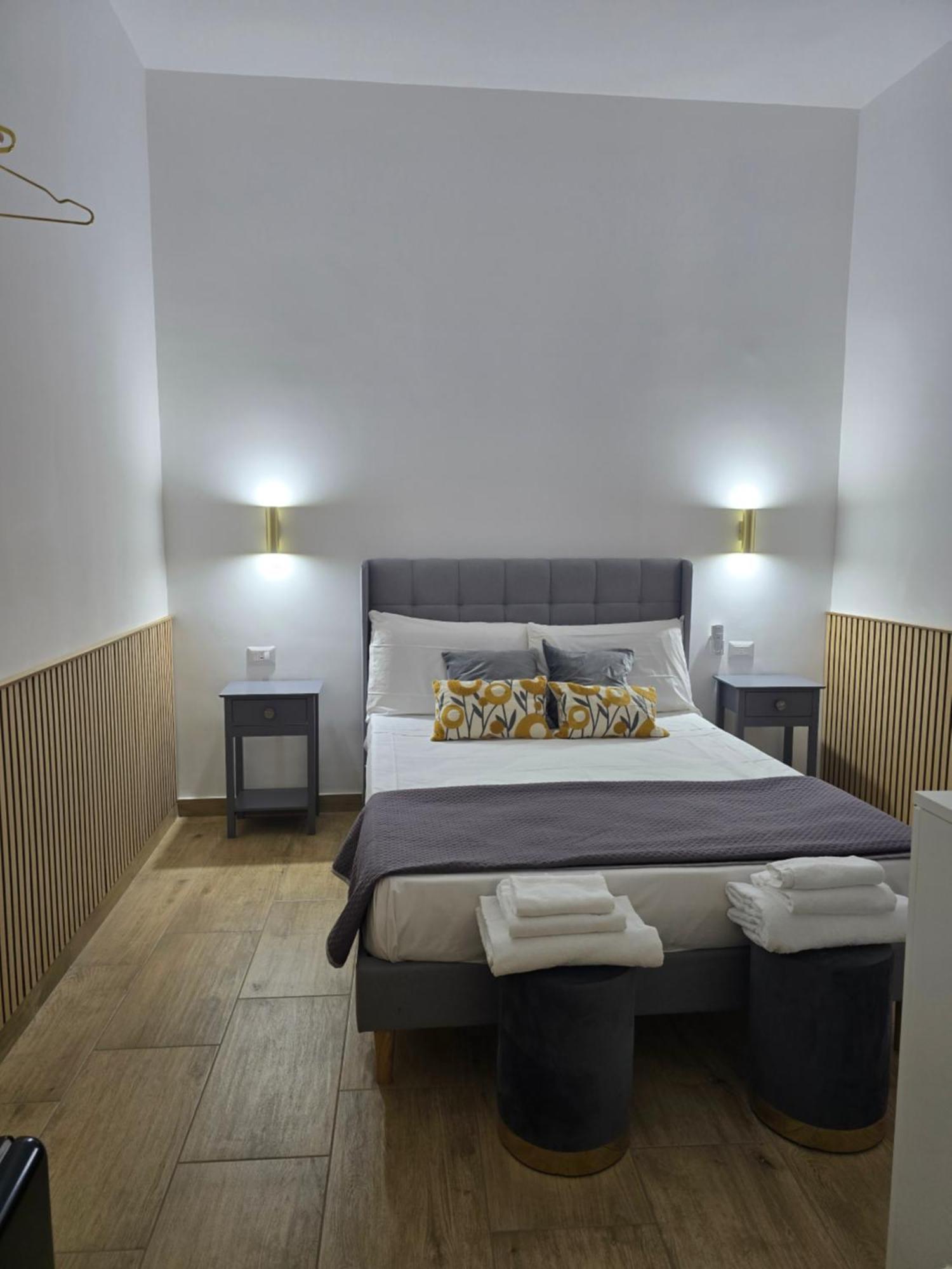 Ventre Luxury Rooms Napels Buitenkant foto