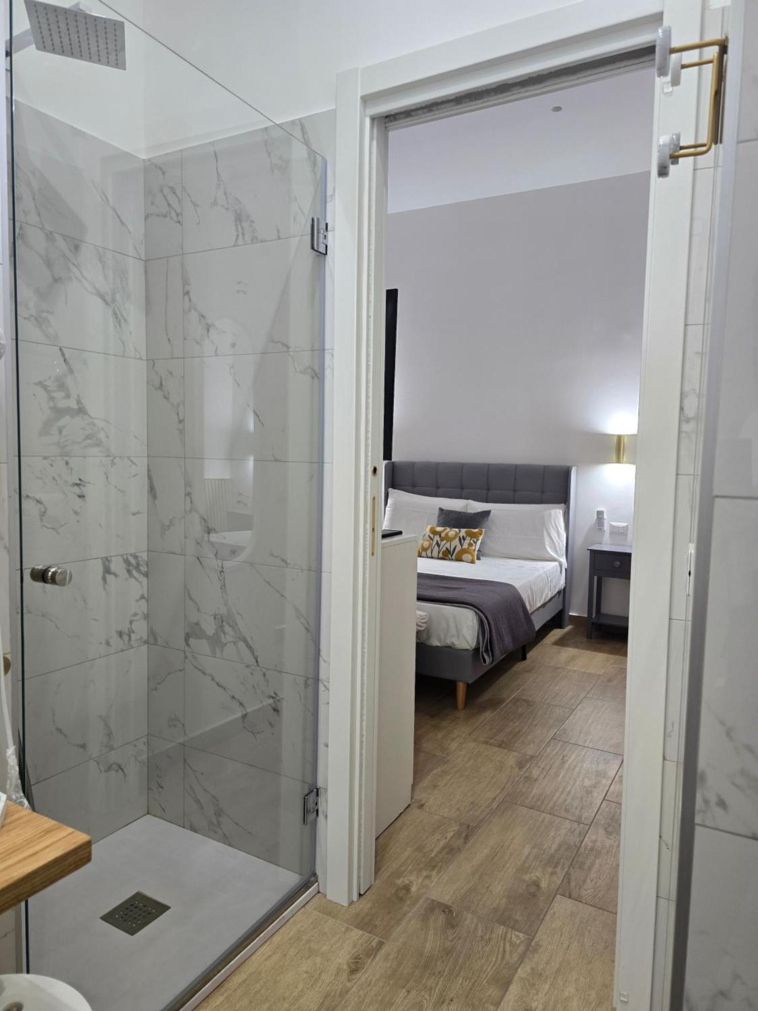 Ventre Luxury Rooms Napels Buitenkant foto